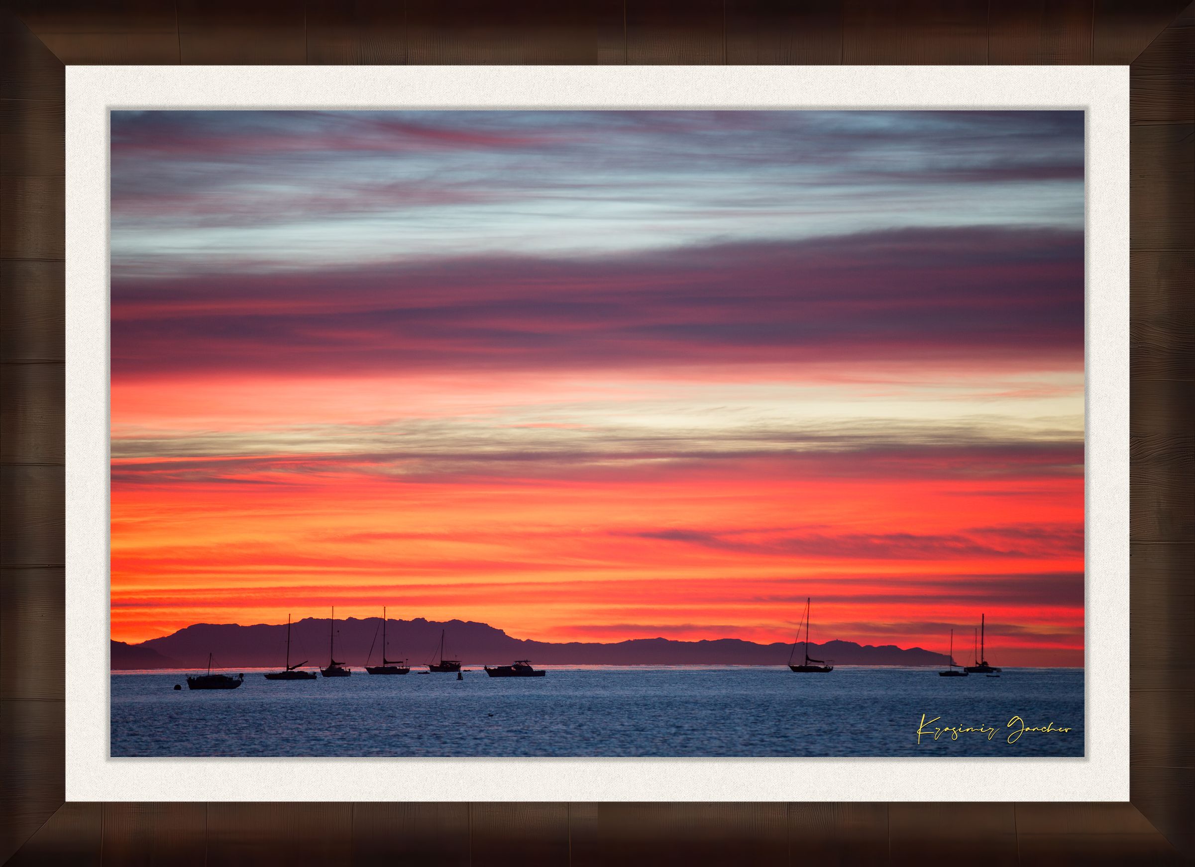 East Beach along the coastal landscape of Santa Barbara, California, during sunset with boats silhouetted on the horizon. #Finish_Roma Cigar Leaf Frame & Bright Liner