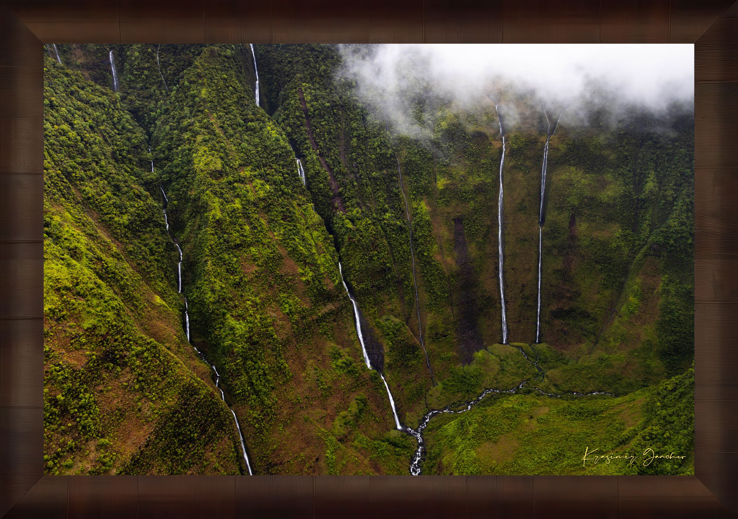 Waterfall cascading down a cliff in the Weeping Wall region, Kauai, under daytime light and cloud cover. #Finish_Roma Cigar Leaf Frame