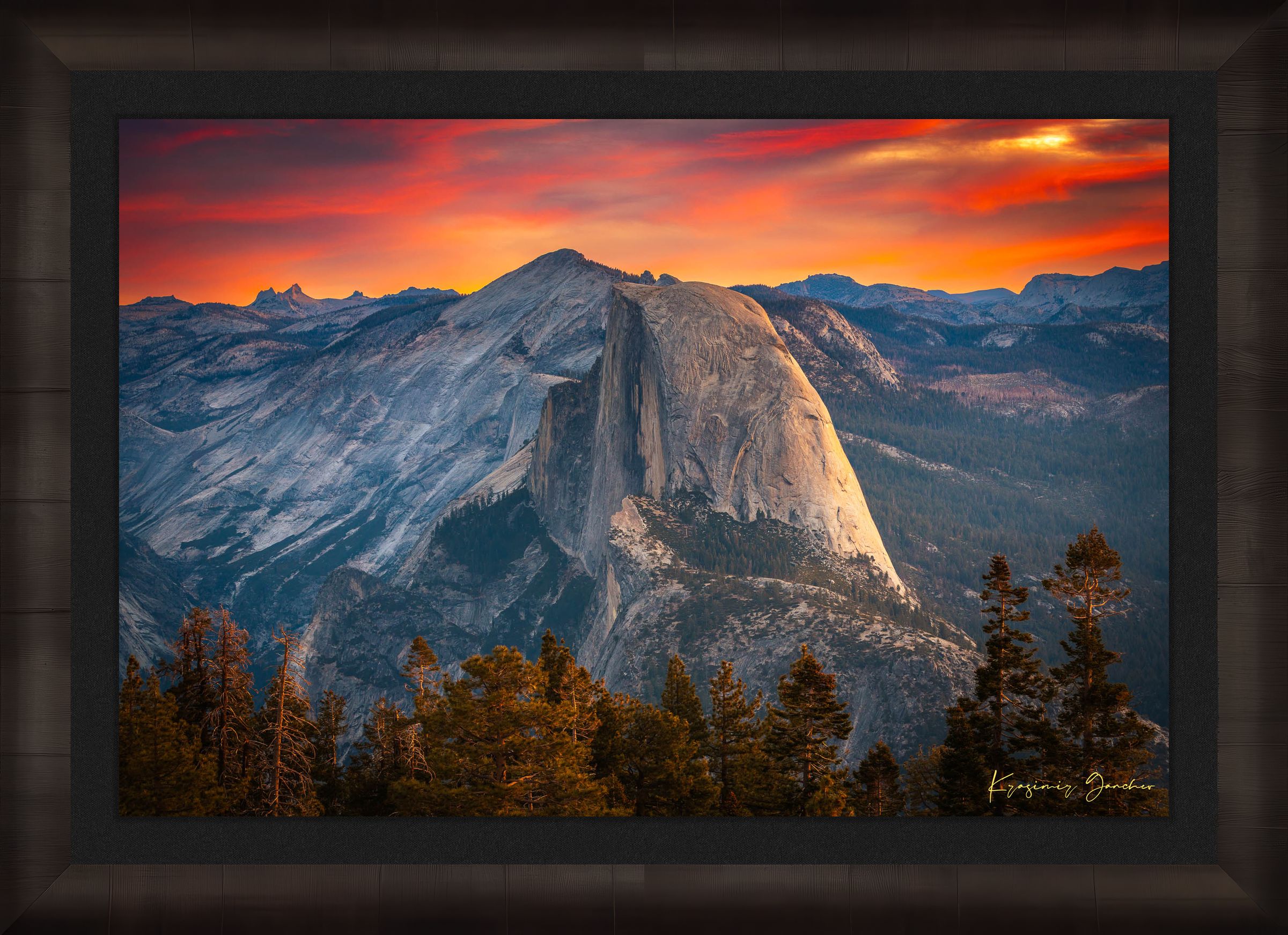 Half Dome monolith at sunrise in Yosemite National Park, with cloud formations and natural light. #Finish_Roma Dark Ash Frame & Dark Liner