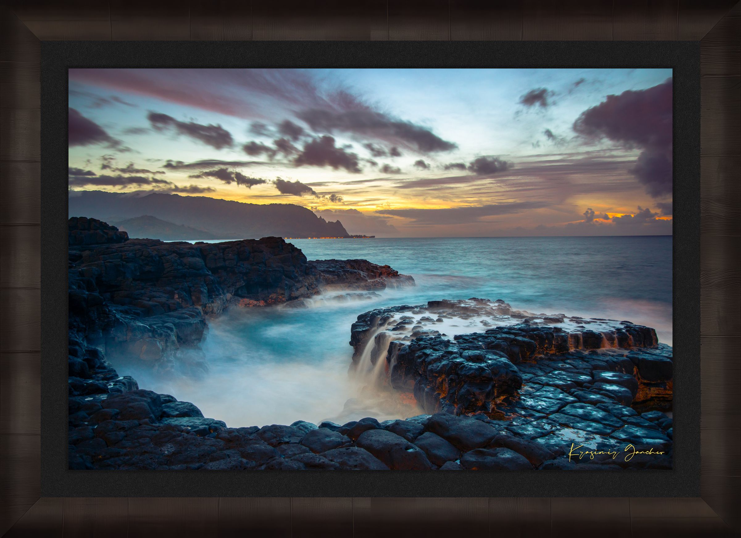 Tide pool along the coastal cliffs of Queen’s Bath, Kauai, illuminated by a glowing sunset. #Finish_Roma Dark Ash Frame & Dark Liner