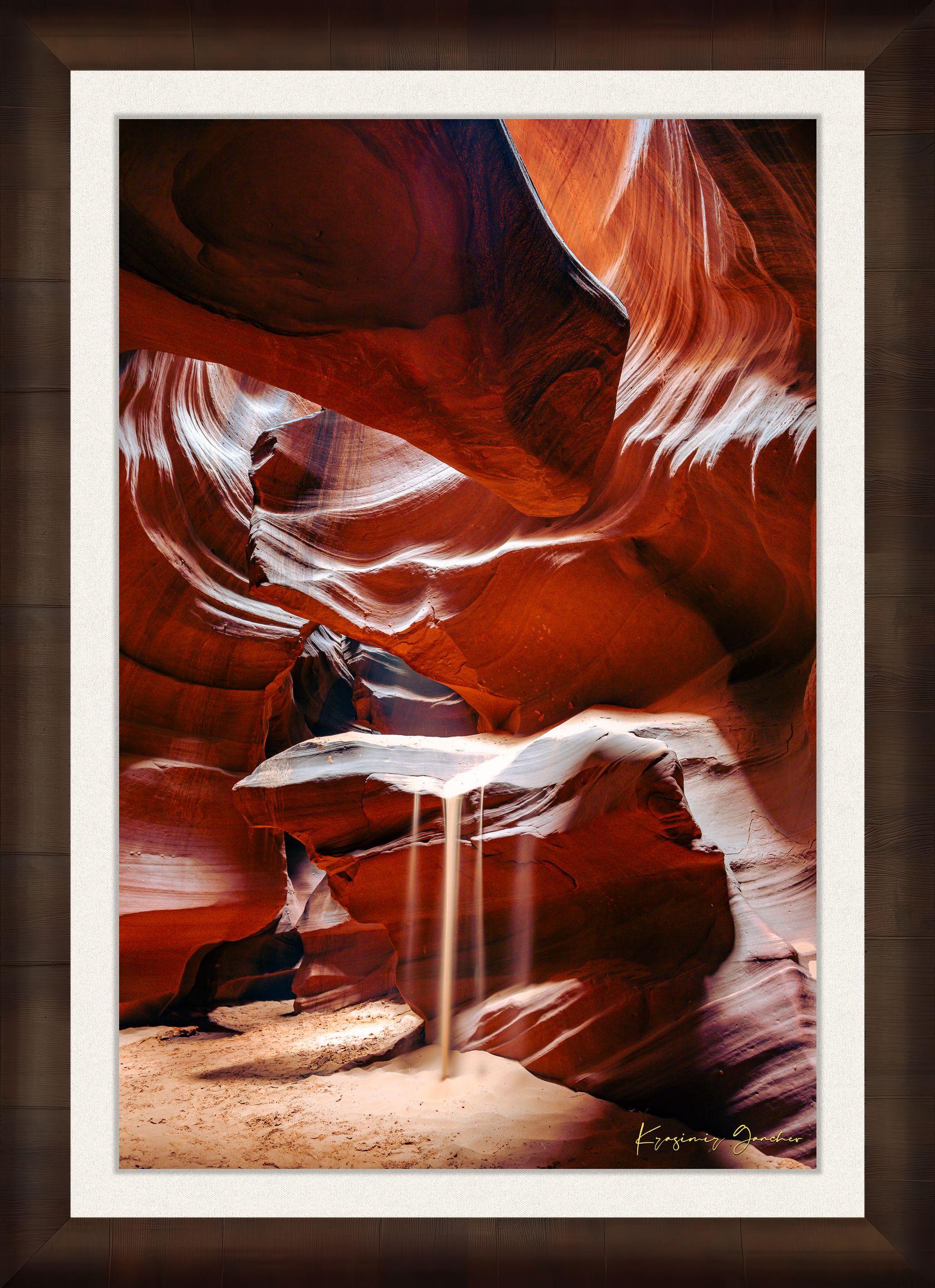 Sunlight streams through cracks above Antelope Canyon. Shafts illuminate the sandstone walls with dynamic patterns and shadows. #Finish_Roma Cigar Leaf Frame & Bright Liner