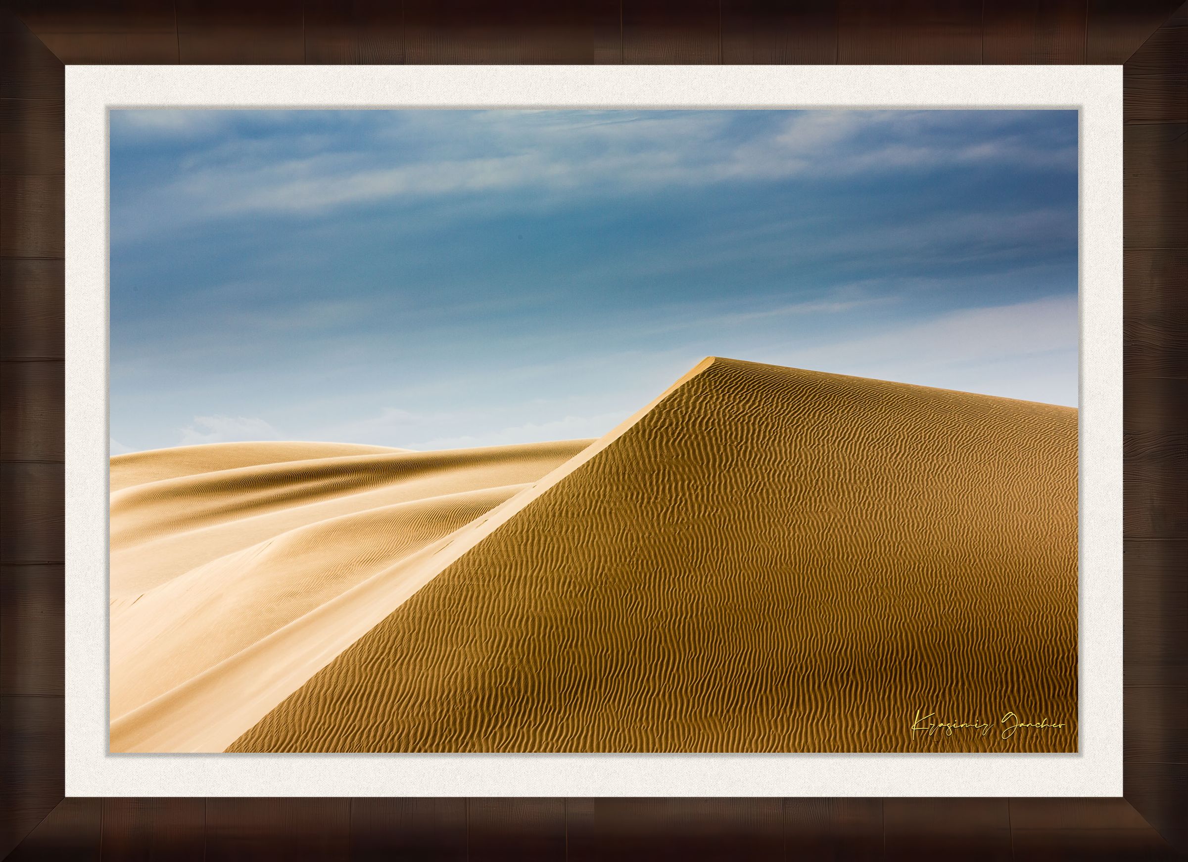 Expansive sand dune terrain at Brawley with subtle textures and color variations from natural sunlight. #Finish_Roma Cigar Leaf Frame & Bright Liner