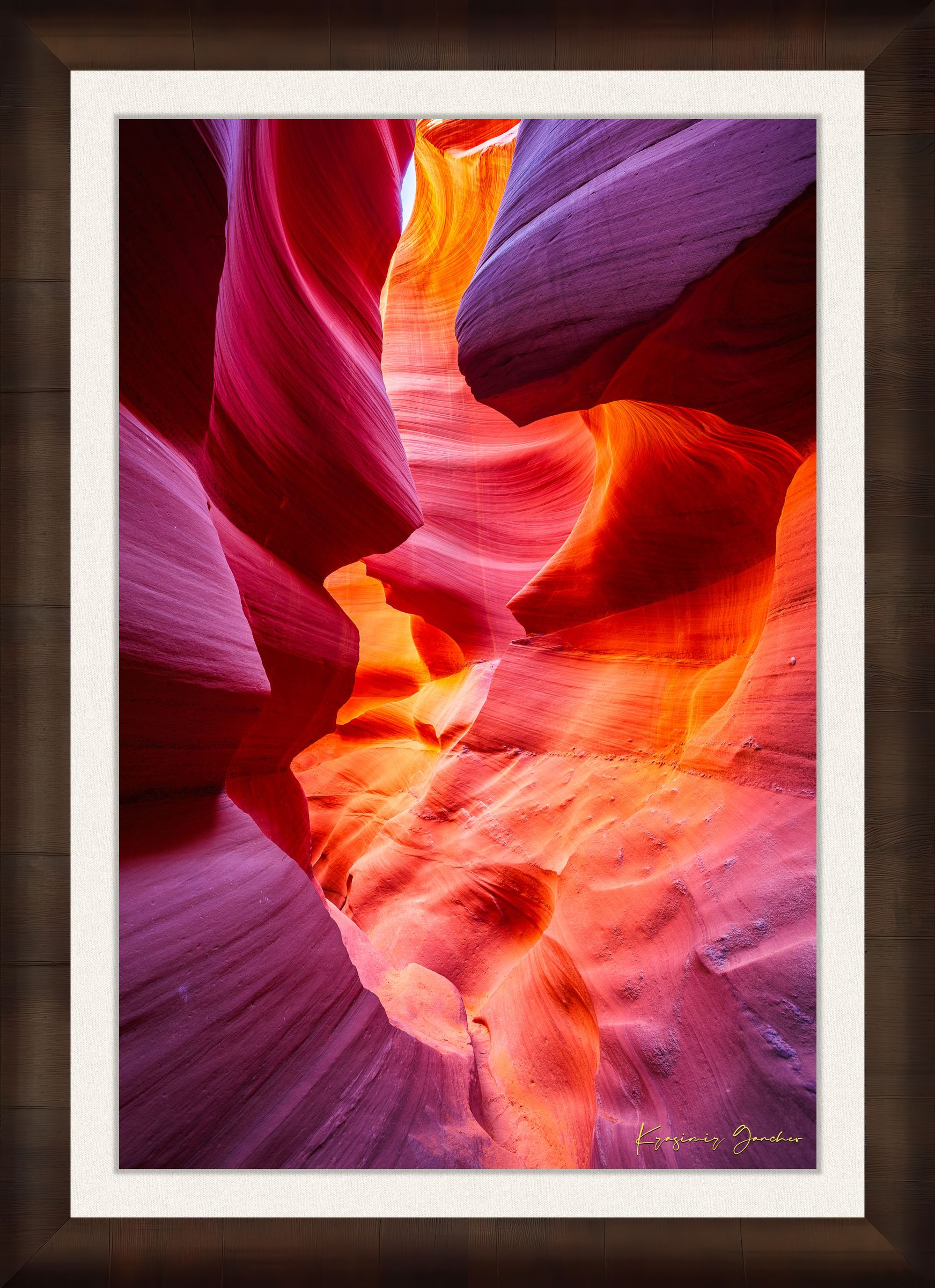 Sculpted sandstone canyon walls in Antelope Canyon, Page, illuminated by natural daylight. #Finish_Roma Cigar Leaf Frame & Bright Liner