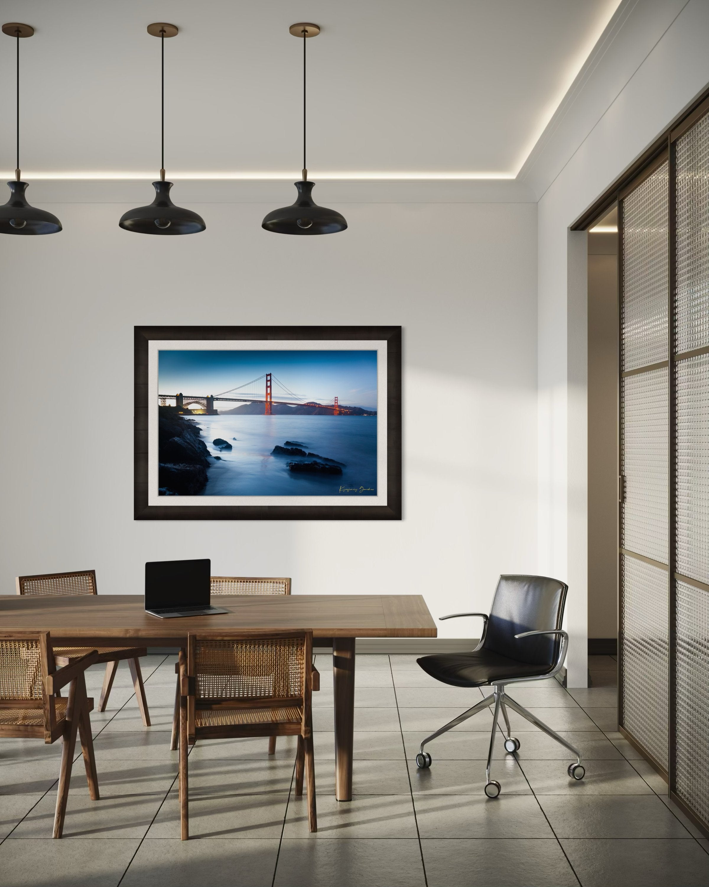 Golden Gate Bridge at dusk overlooking San Francisco Bay with calm water reflecting the sky. #Finish_Roma Dark Ash Frame & Bright Liner