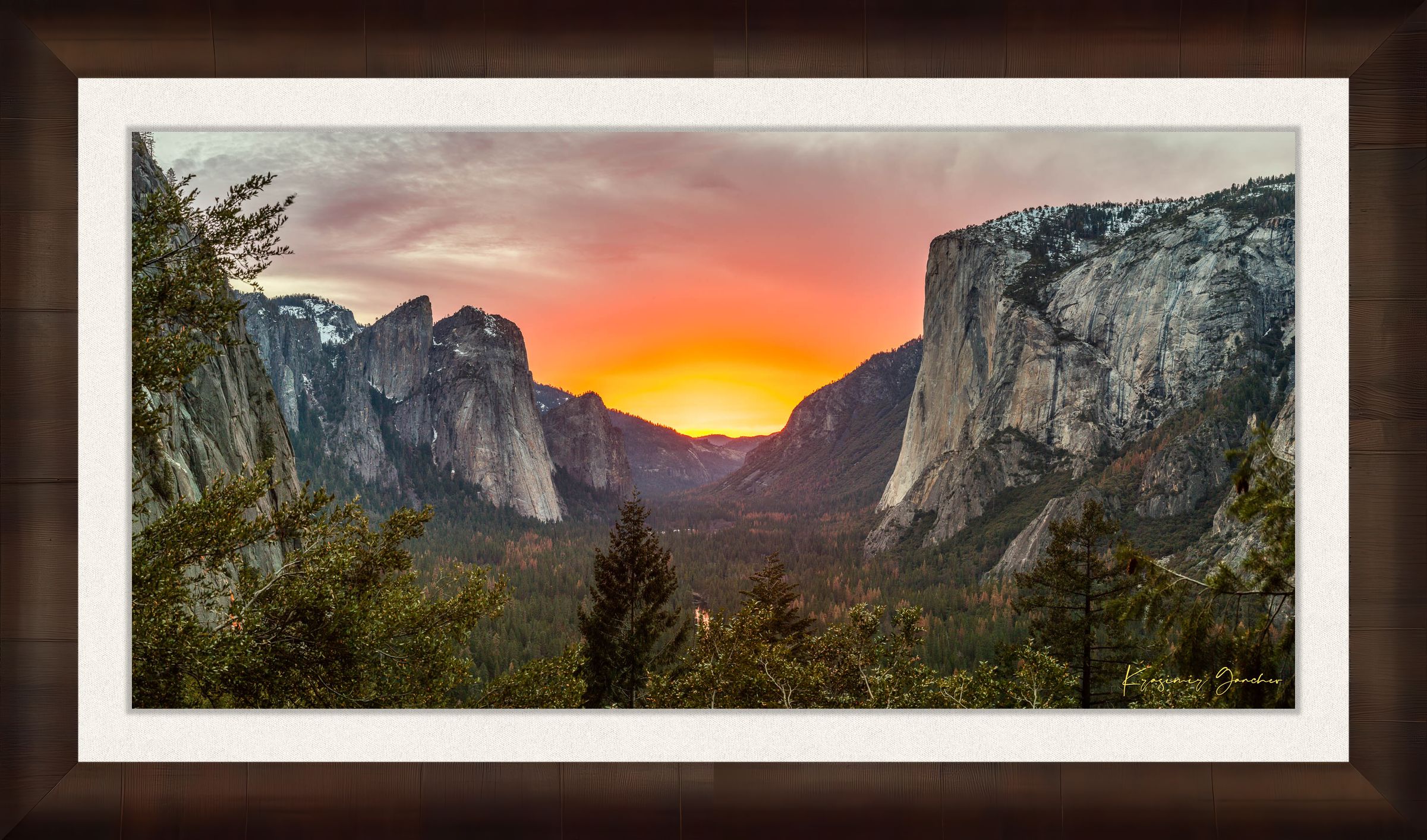El Capitan monolith in Yosemite Valley at sunset, cloud layers glowing softly under golden light. #Finish_Roma Cigar Leaf Frame & Bright Liner