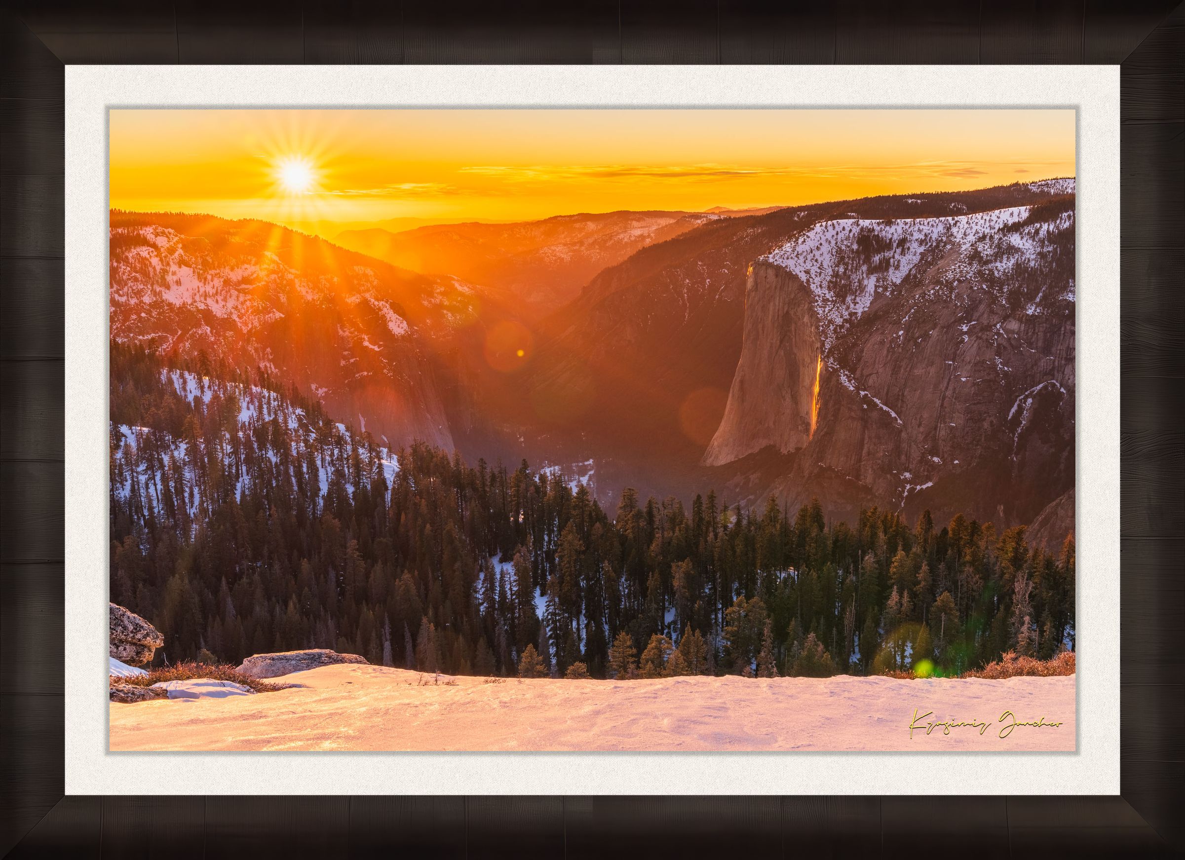 El Capitan monolith in Yosemite National Park illuminated by sunset light, firefall phenomenon visible on Horsetail Fall. #Finish_Roma Dark Ash Frame & Bright Liner