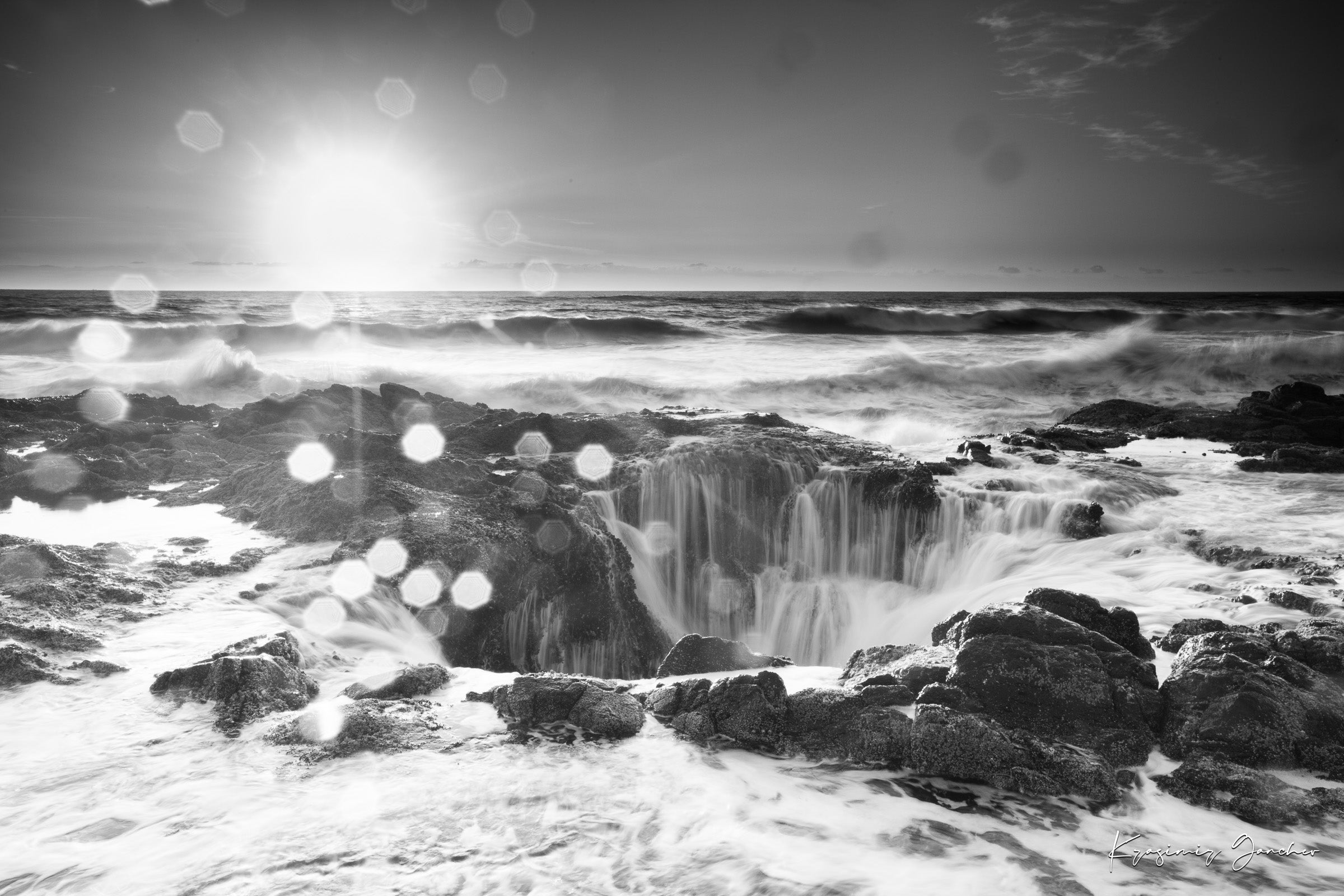 Ocean waves cascading into Thor’s Well on coastal Oregon shore at sunset, hazy conditions. #Finish_Acrylic Recess