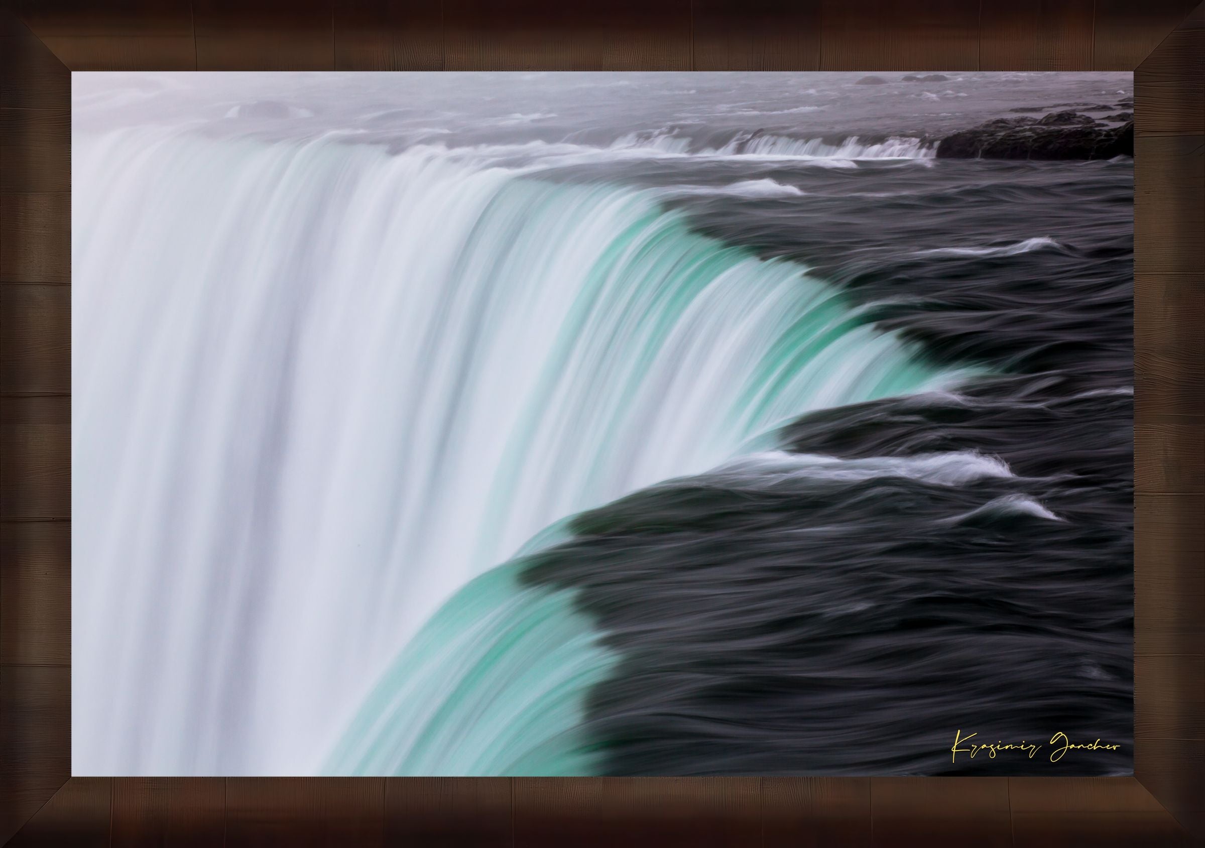 Niagara Falls waterfall surface showing turquoise gradients and motion in daylight. #Finish_Roma Cigar Leaf Frame