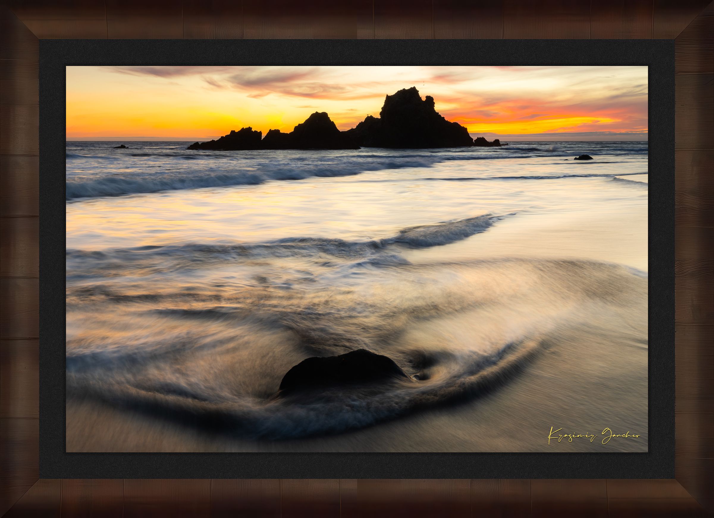 Beach scene at Pfeiffer Beach in Big Sur featuring sea stack, golden hour light, clouds, and gentle rolling waves. #Finish_Roma Cigar Leaf Frame & Dark Liner