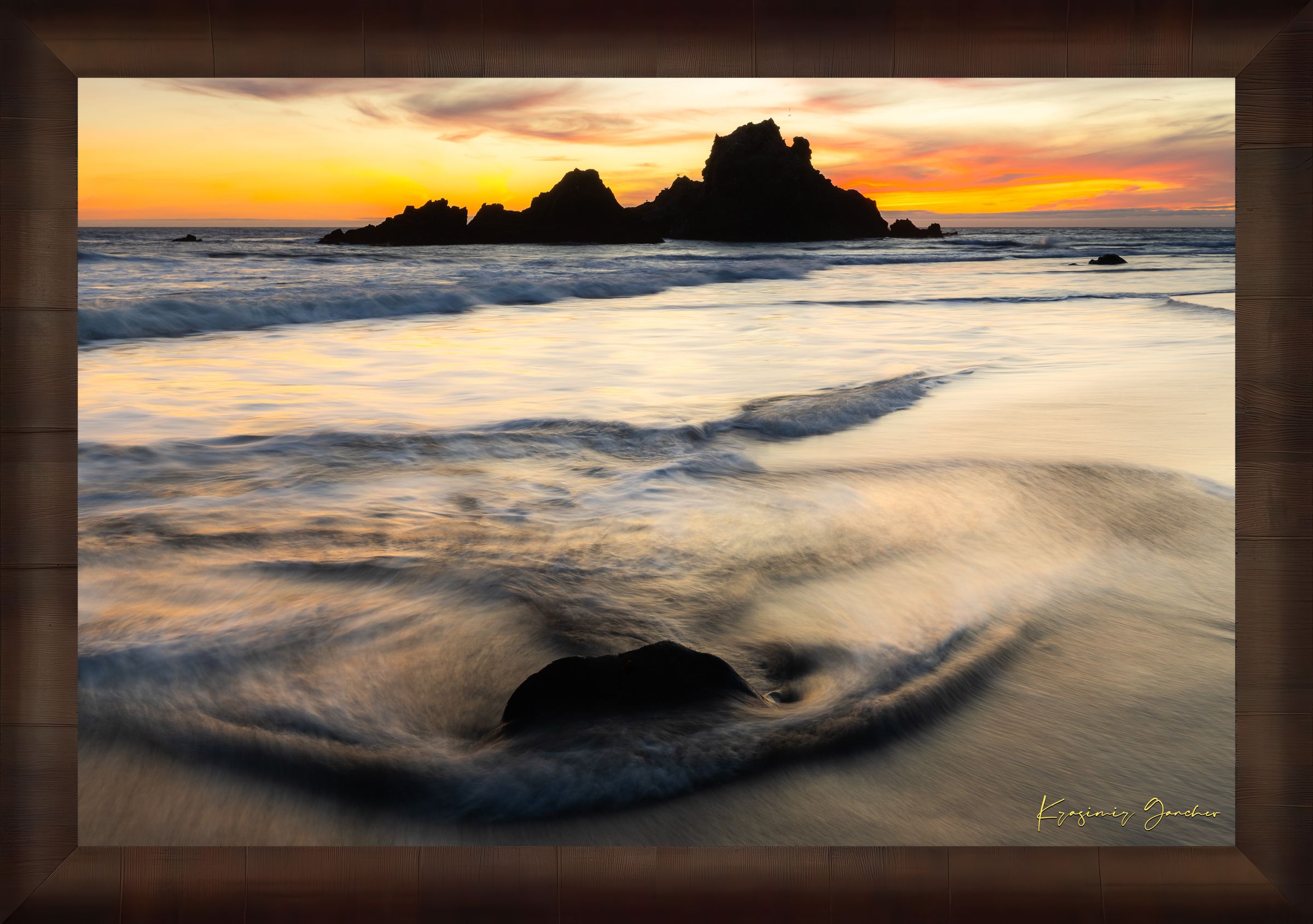 Beach scene at Pfeiffer Beach in Big Sur featuring sea stack, golden hour light, clouds, and gentle rolling waves. #Finish_Roma Cigar Leaf Frame