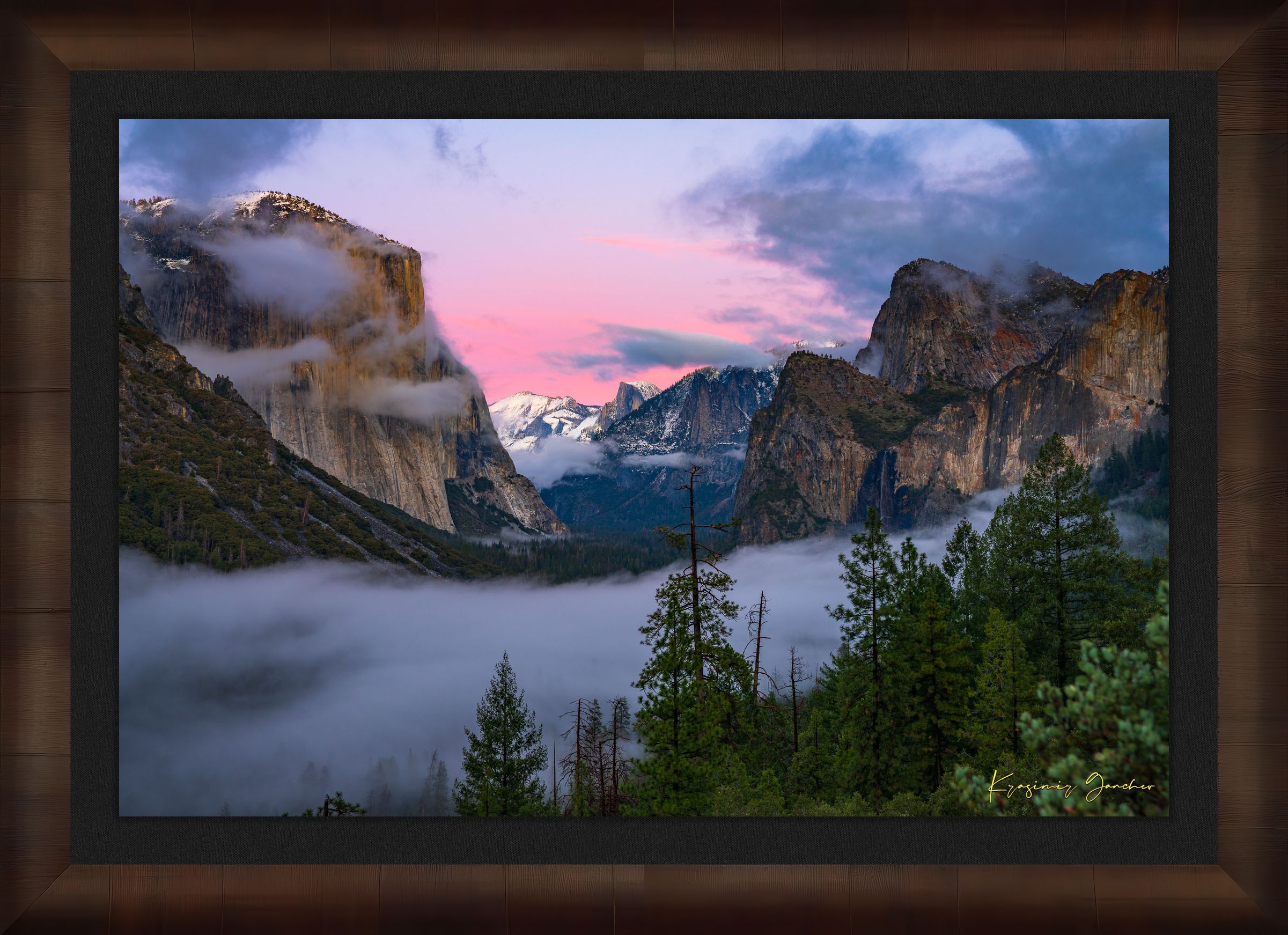 Sunset view of El Capitan monolith in Yosemite National Park, surrounded by valley fog and clouds. #Finish_Roma Cigar Leaf Frame & Dark Liner