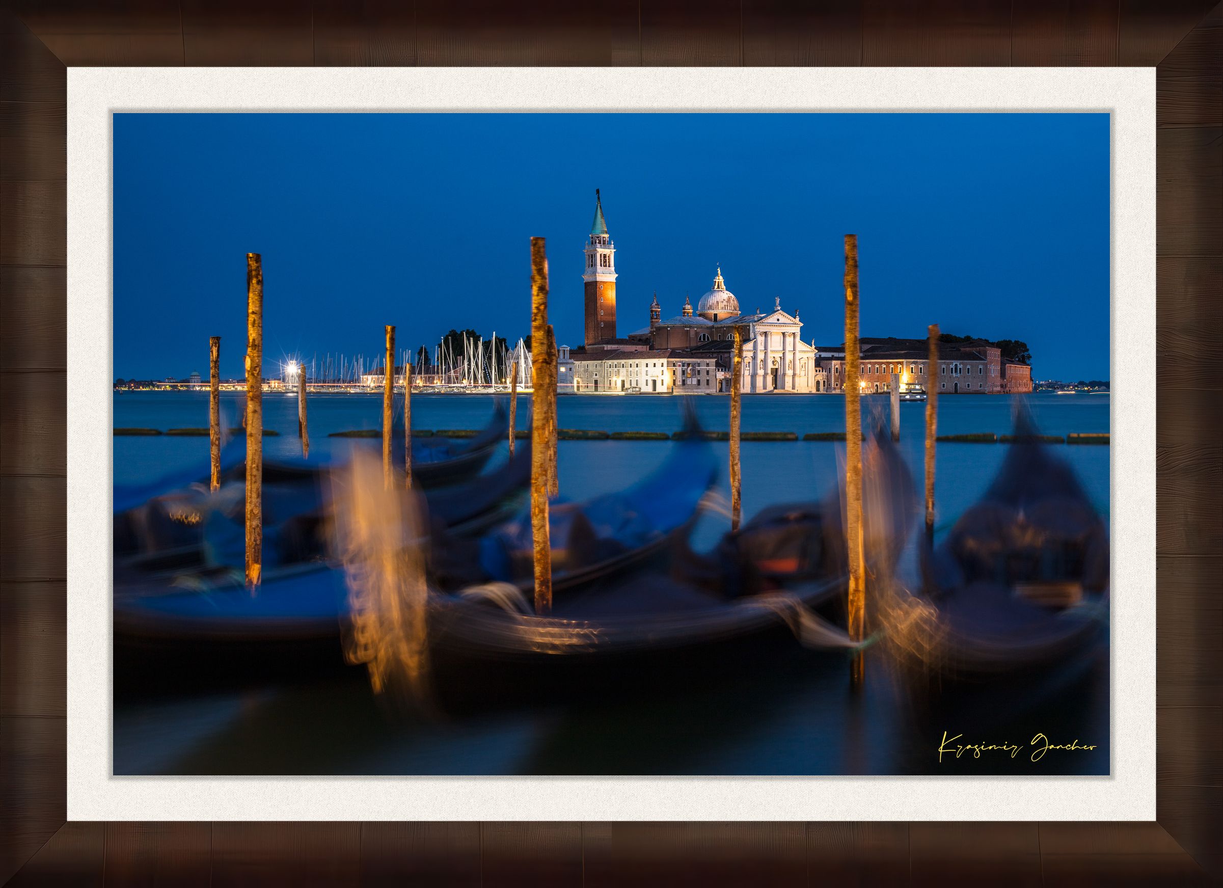 Venice lagoon at evening, San Giorgio Maggiore Church illuminated with gondolas and cool blue sky. #Finish_Roma Cigar Leaf Frame & Bright Liner