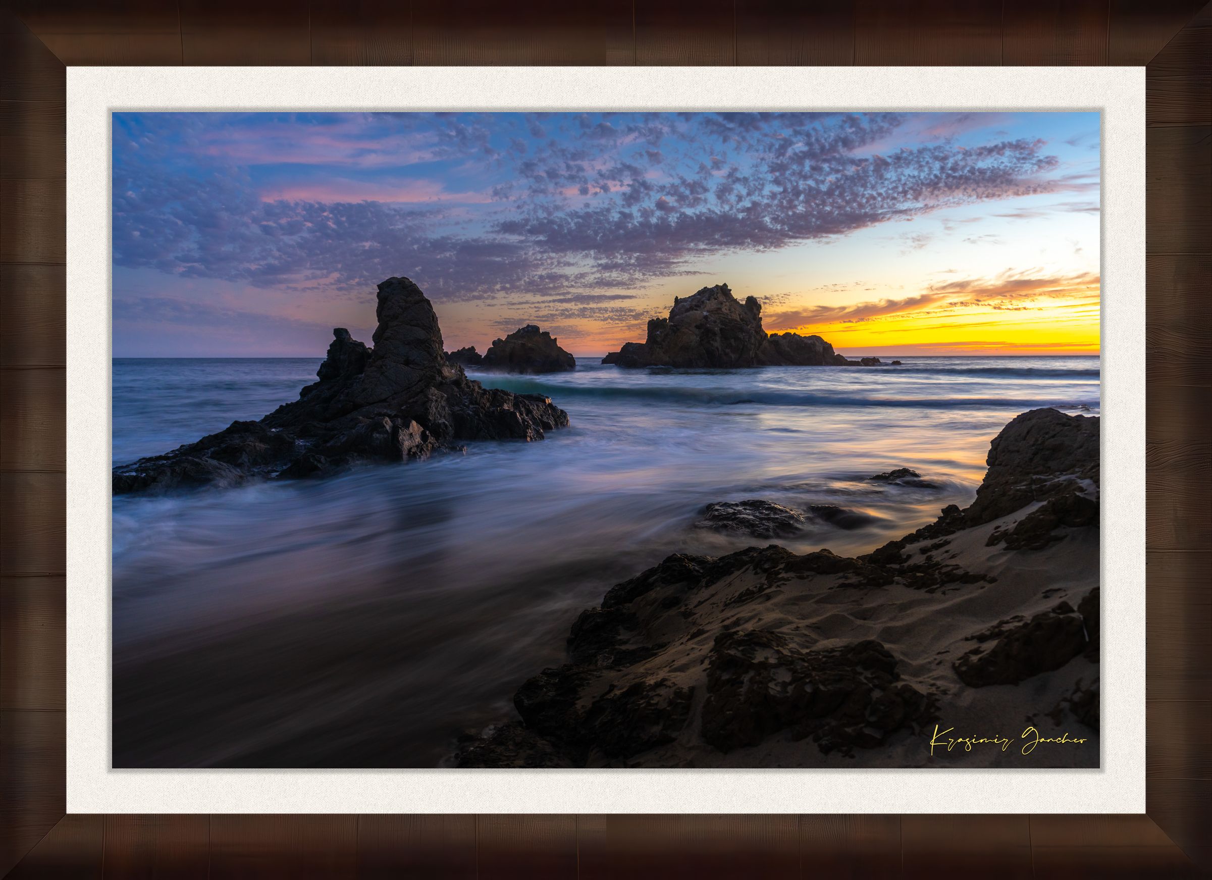 Sunset on Pfeiffer Beach, Big Sur, California, showing ocean waves and coastal rocks under soft light. #Finish_Roma Cigar Leaf Frame & Bright Liner