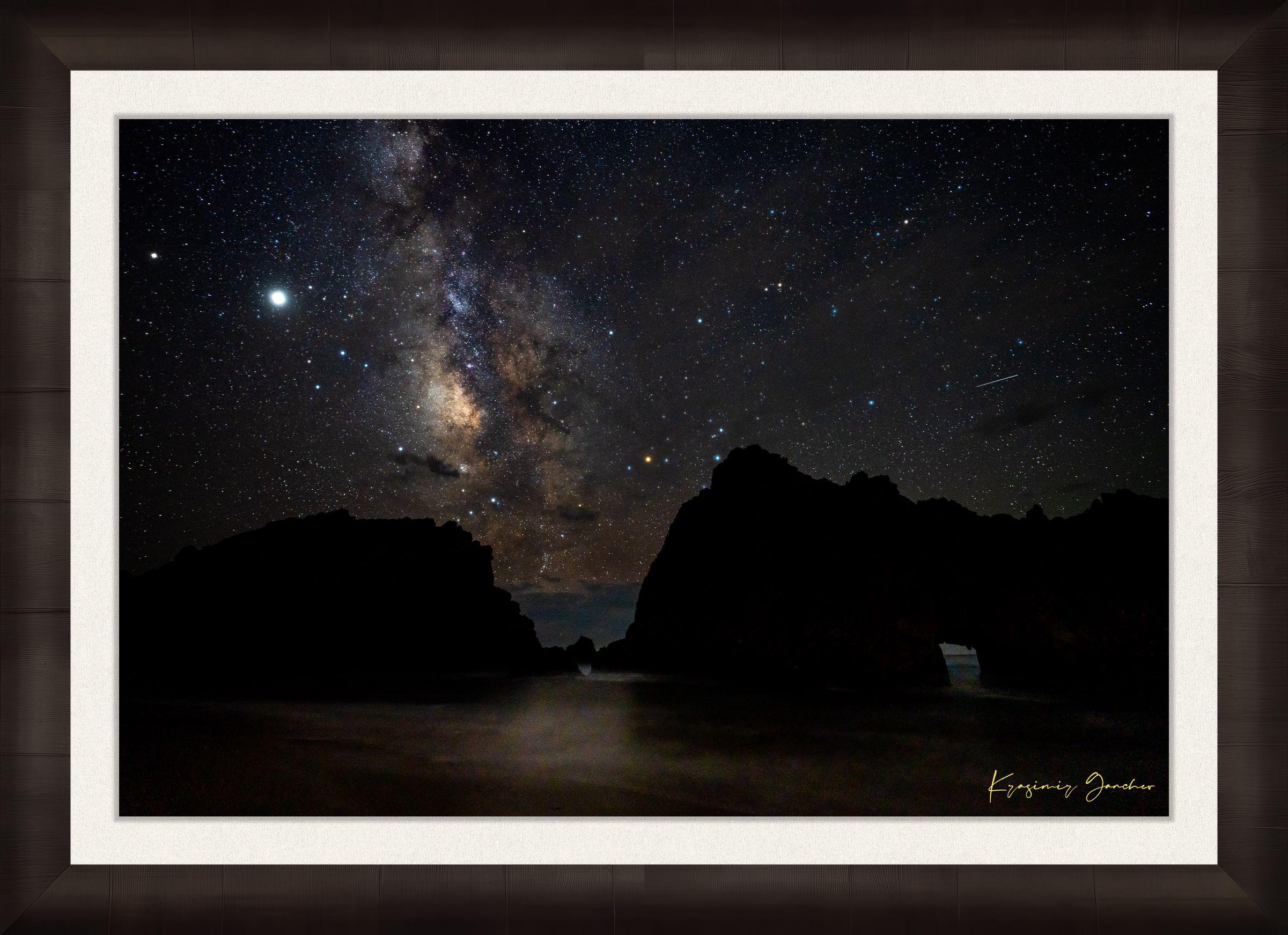 Keyhole Arch framed by the Milky Way galaxy on a clear night at Pfeiffer Beach in Big Sur, California. #Finish_Roma Dark Ash Frame & Bright Liner