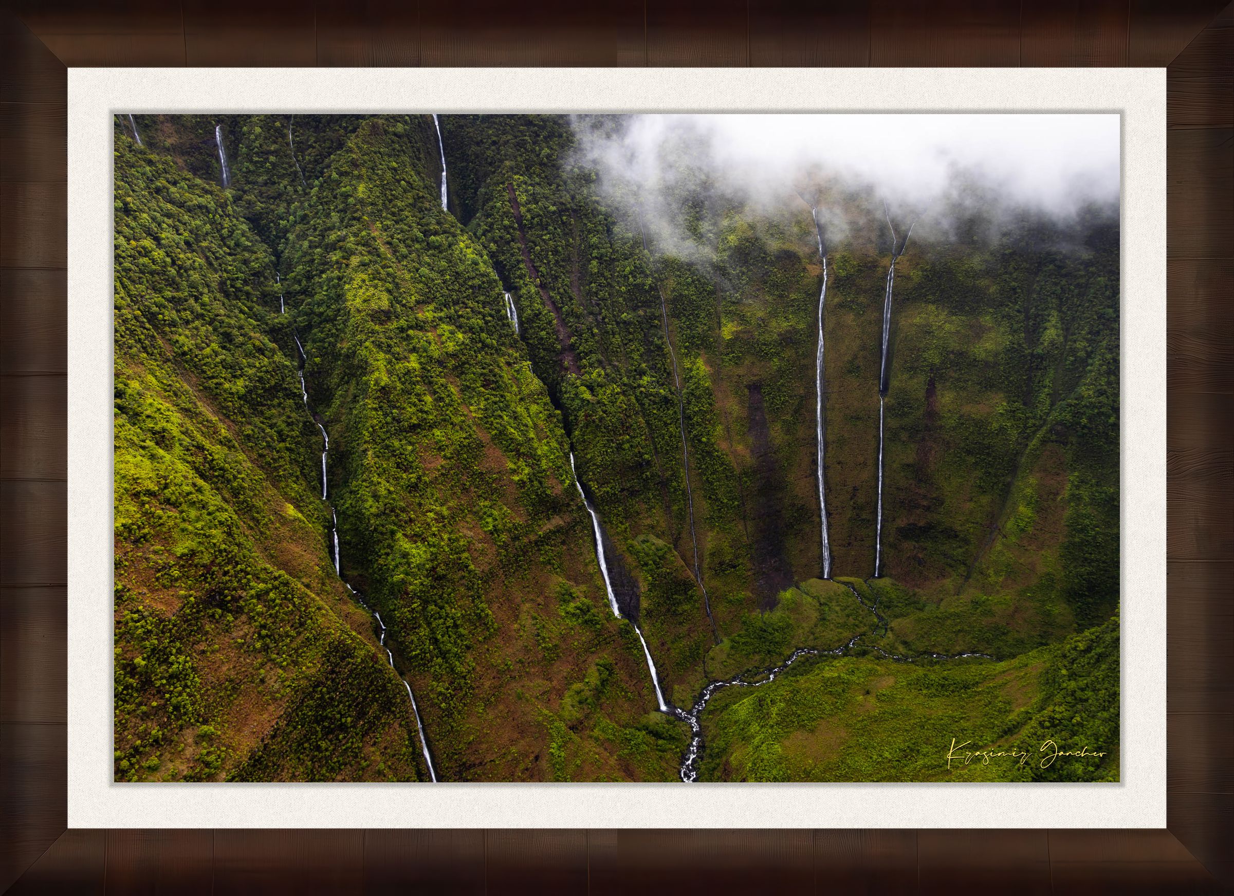 Waterfall cascading down a cliff in the Weeping Wall region, Kauai, under daytime light and cloud cover. #Finish_Roma Cigar Leaf Frame & Bright Liner