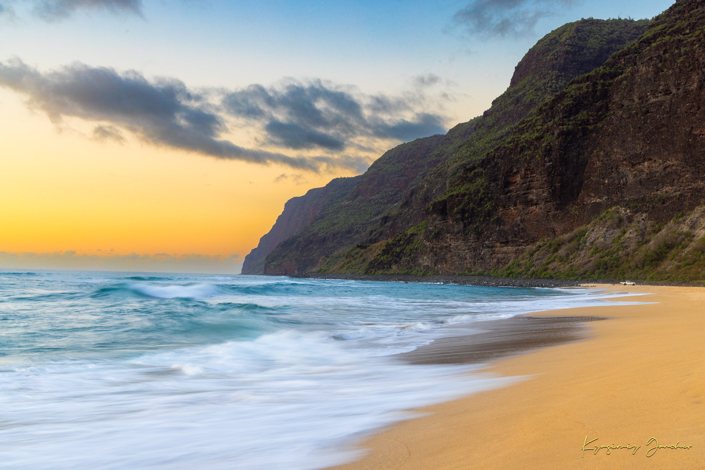 Beach and coastal terrain of Barking Sands on Kauai under dusky sky with cloud cover and vibrant colors. #Finish_Acrylic Recess