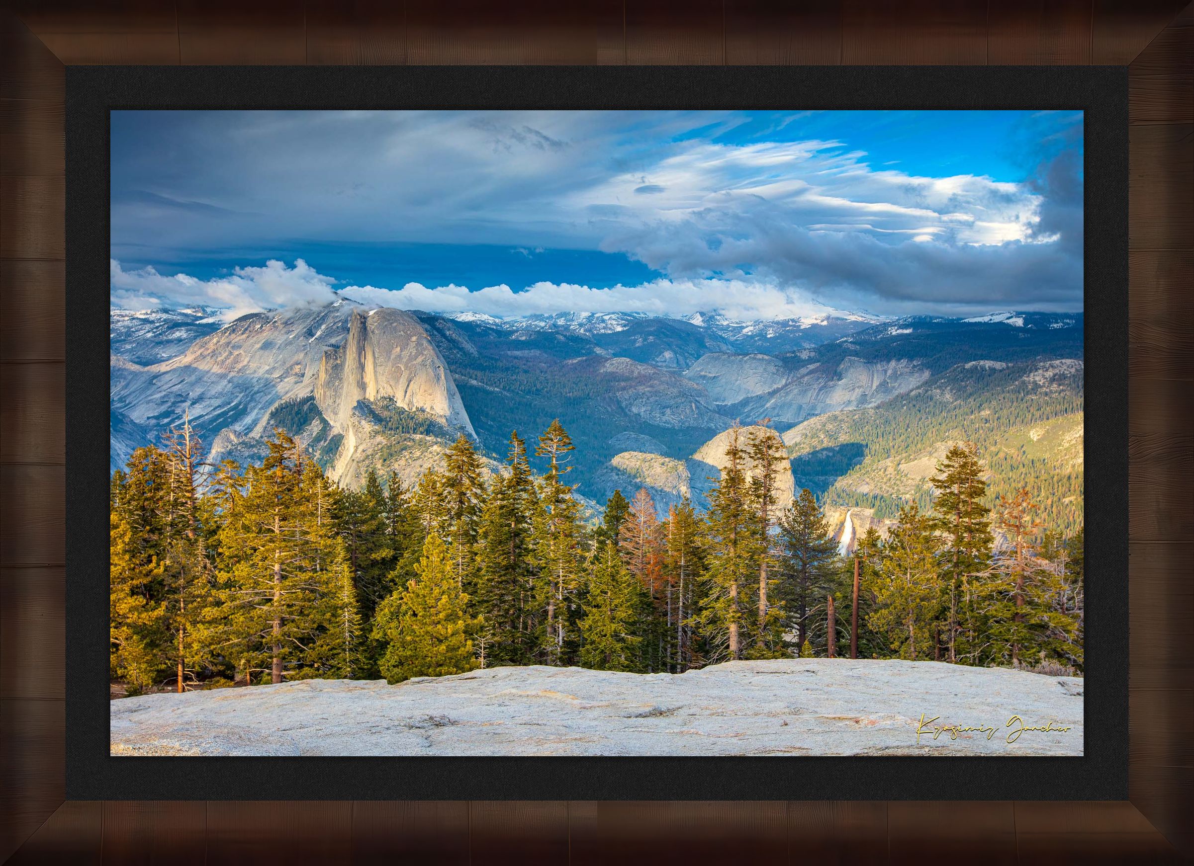 Yosemite Valley panorama beneath moving clouds, featuring monoliths and pine forests in the distance. #Finish_Roma Cigar Leaf Frame & Dark Liner