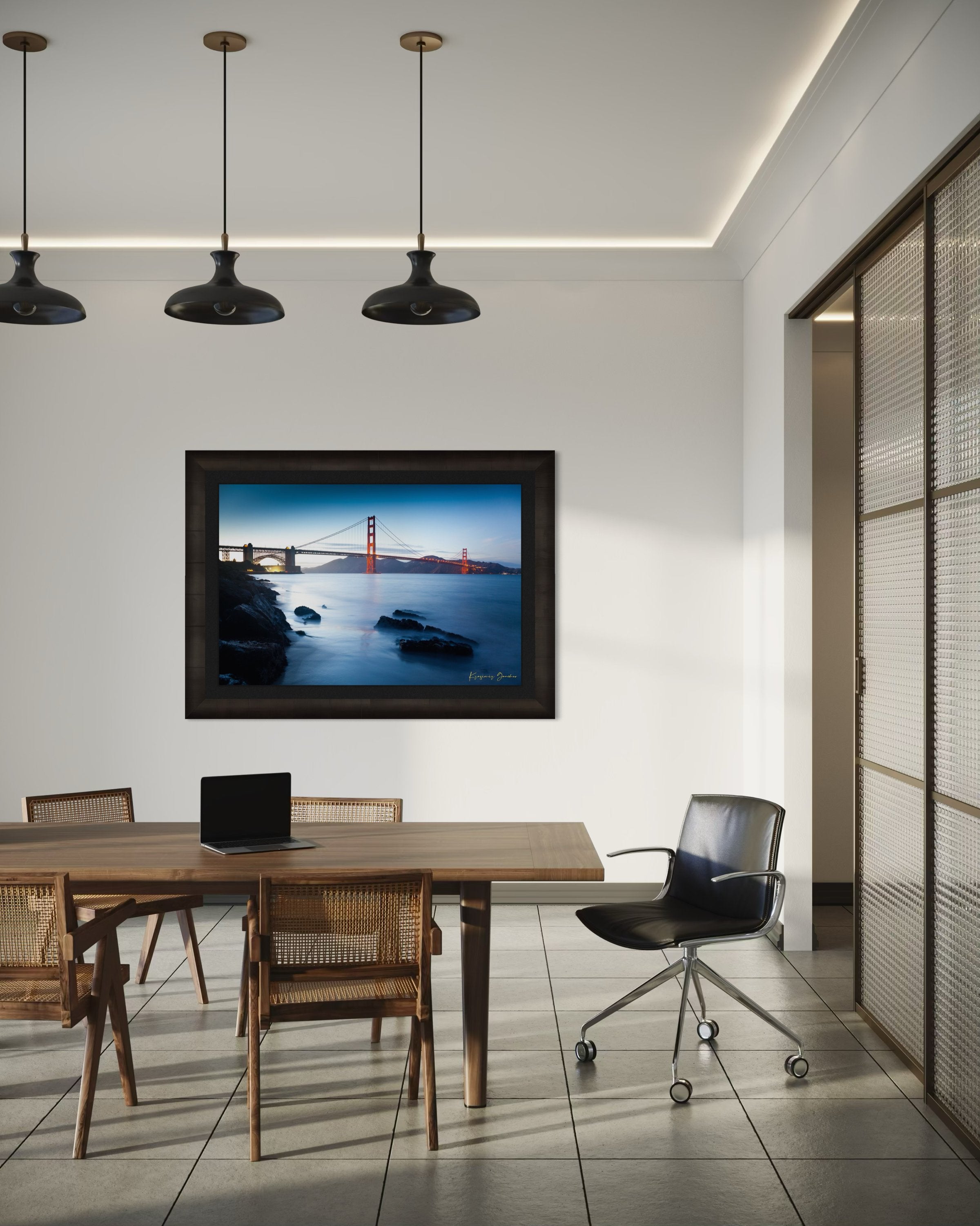 Golden Gate Bridge at dusk overlooking San Francisco Bay with calm water reflecting the sky. #Finish_Roma Dark Ash Frame & Dark Liner