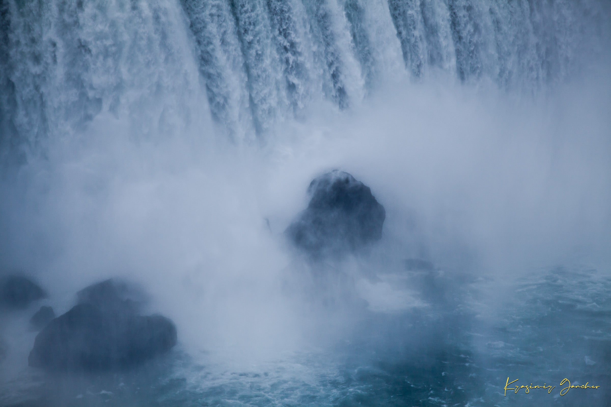 Waterfall at Niagara Falls under daytime light with persistent mist in the air. #Finish_Acrylic Recess