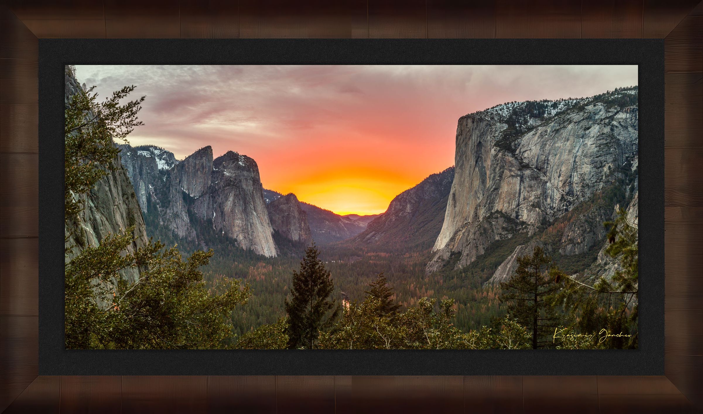 El Capitan monolith in Yosemite Valley at sunset, cloud layers glowing softly under golden light. #Finish_Roma Cigar Leaf Frame & Dark Liner