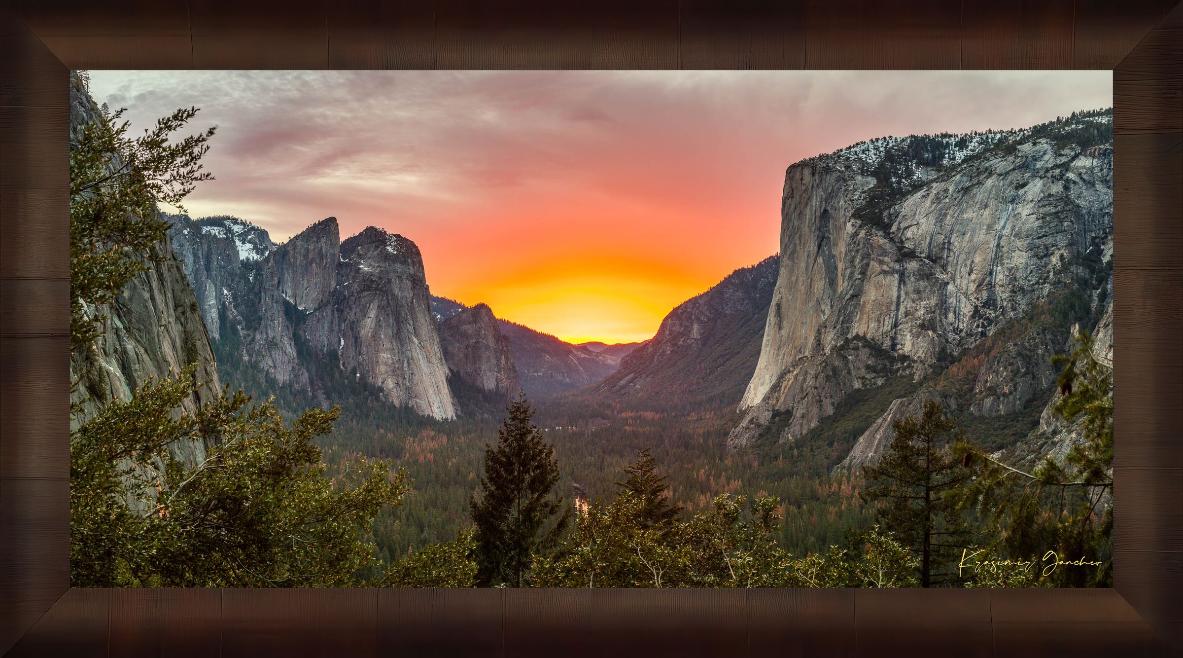 El Capitan monolith in Yosemite Valley at sunset, cloud layers glowing softly under golden light. #Finish_Roma Cigar Leaf Frame