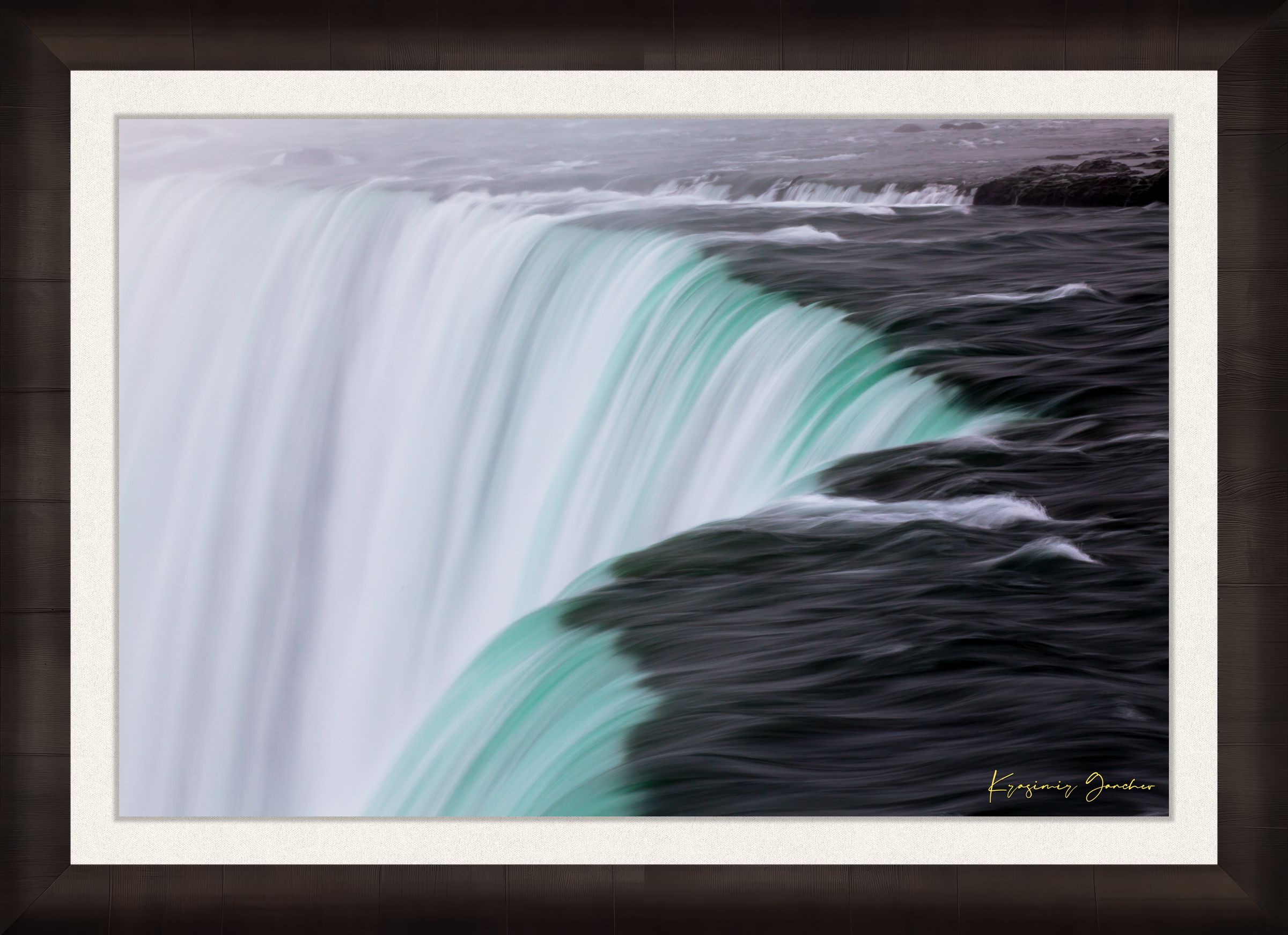 Niagara Falls waterfall surface showing turquoise gradients and motion in daylight. #Finish_Roma Dark Ash Frame & Bright Liner