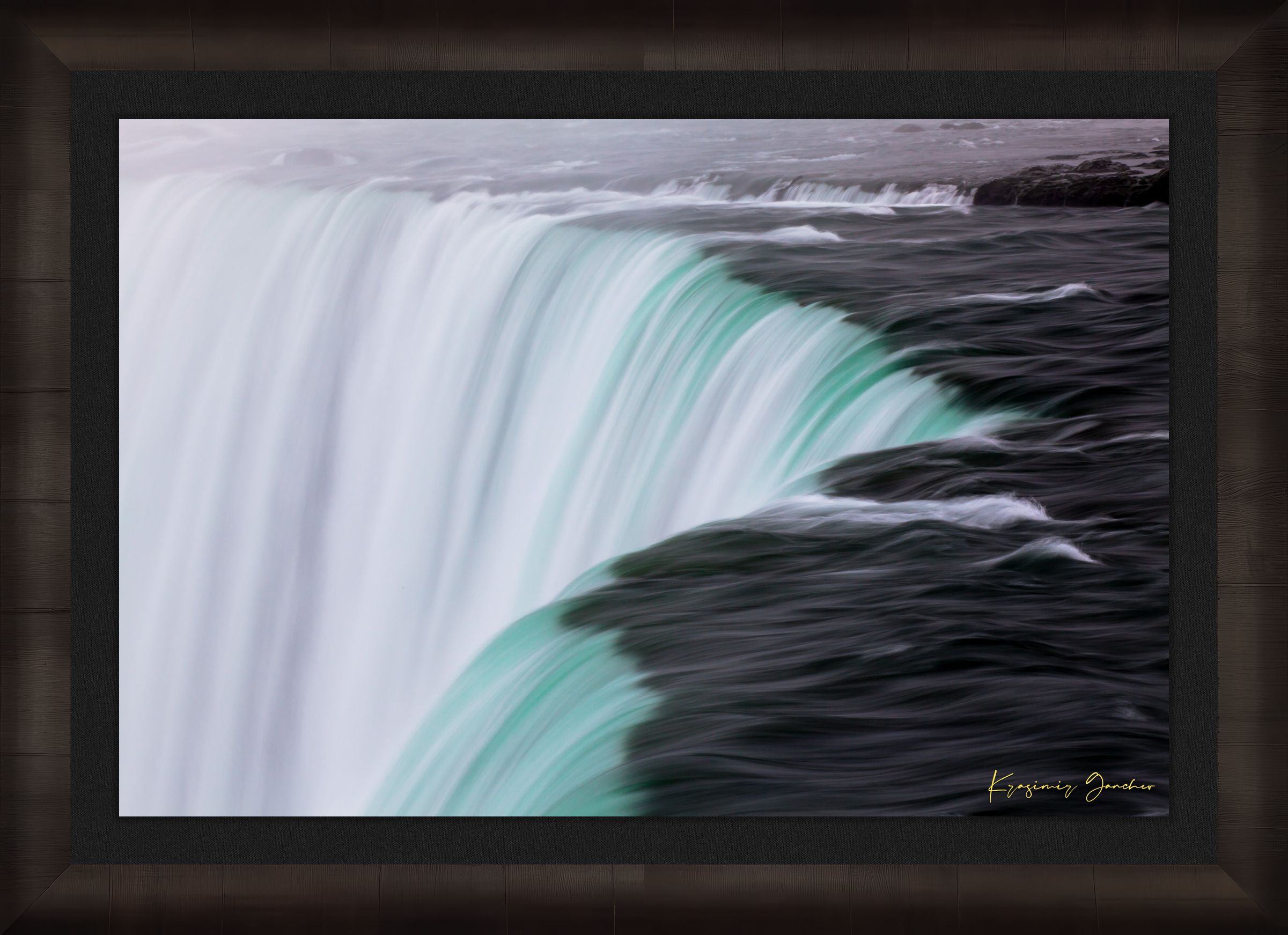 Niagara Falls waterfall surface showing turquoise gradients and motion in daylight. #Finish_Roma Dark Ash Frame & Dark Liner