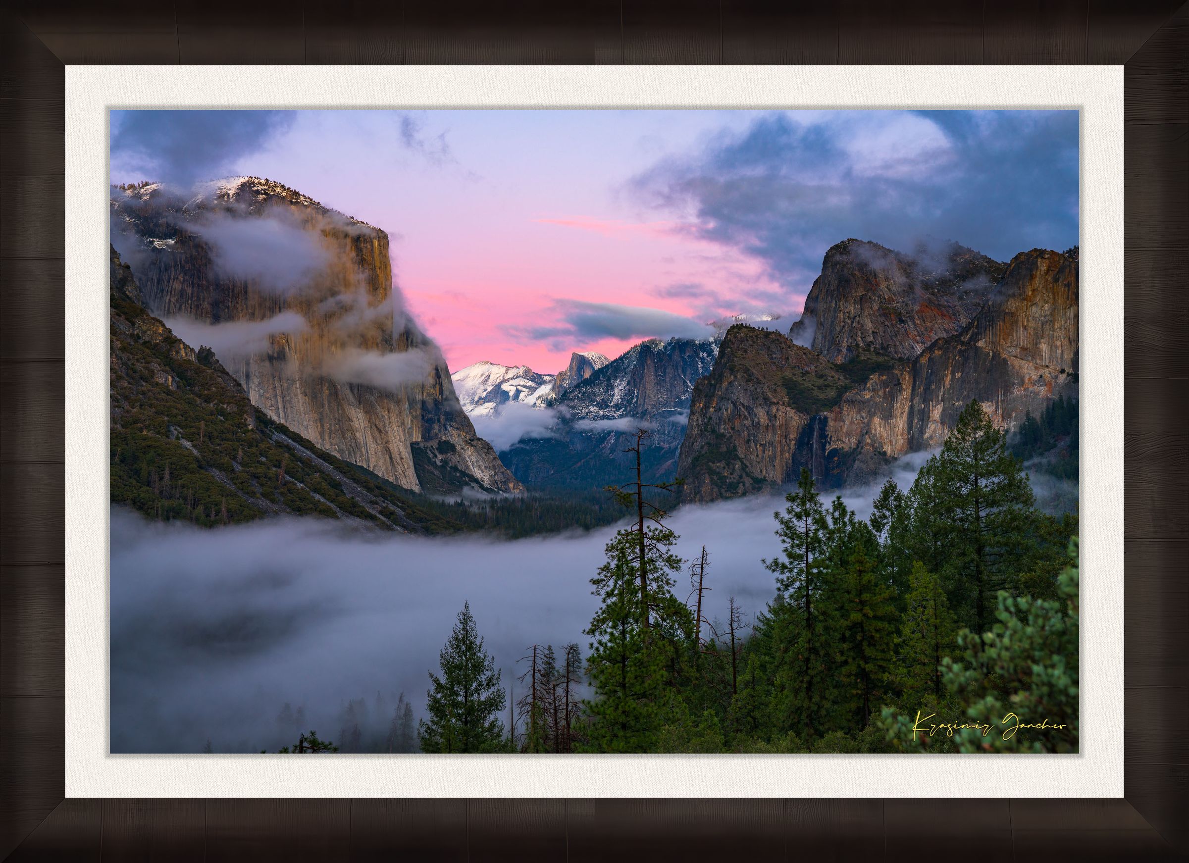 Sunset view of El Capitan monolith in Yosemite National Park, surrounded by valley fog and clouds. #Finish_Roma Dark Ash Frame & Bright Liner